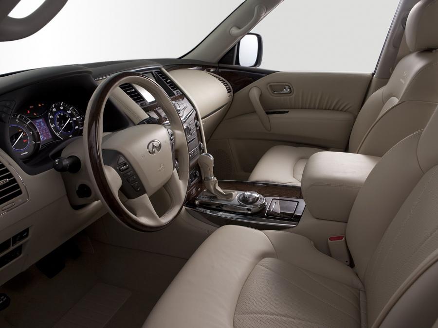  Infiniti QX56 2010 года  (фото 10 из 24)